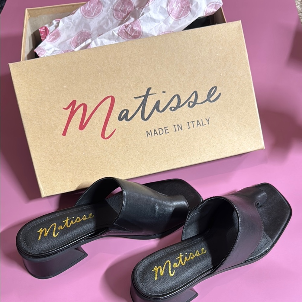 Matisse Goddess Black Mules Sandals Size 5 NIB